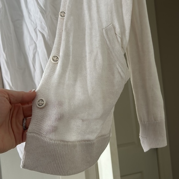 Lululemon White cardi in the front cardigan - Picture 5 of 5